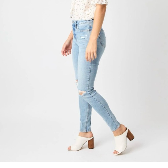 Judy Blue Allie Tummy Control Light Wash Distressed Skinny Jeans Size 22W - Picture 3 of 11